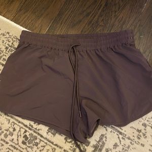 Aritzia burgundy shorts